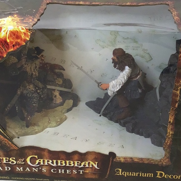 COPY - NWT PIRATES OF THE CARIBBEAN AQUARIUM DECOR KIT. - Picture 2 of 9